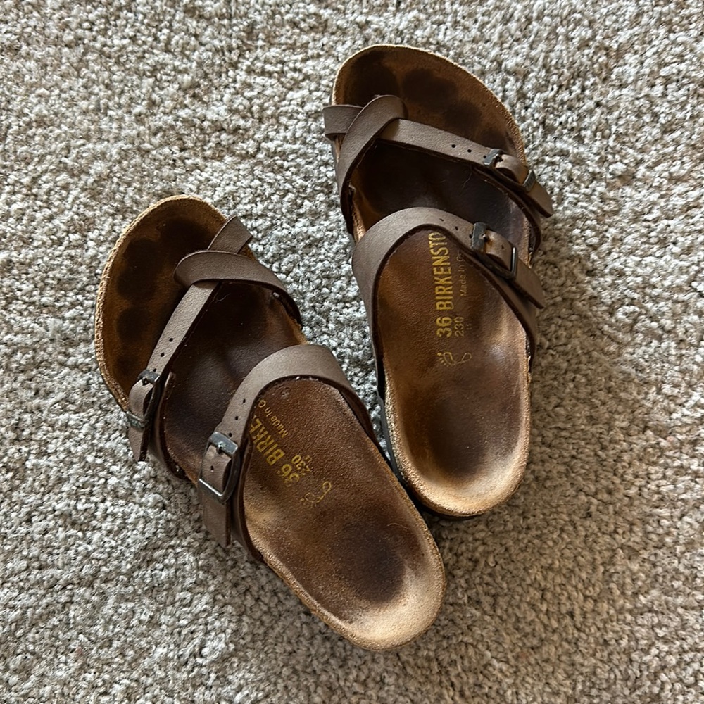 Mayari Birkenstocks - size 36 - color Mocha